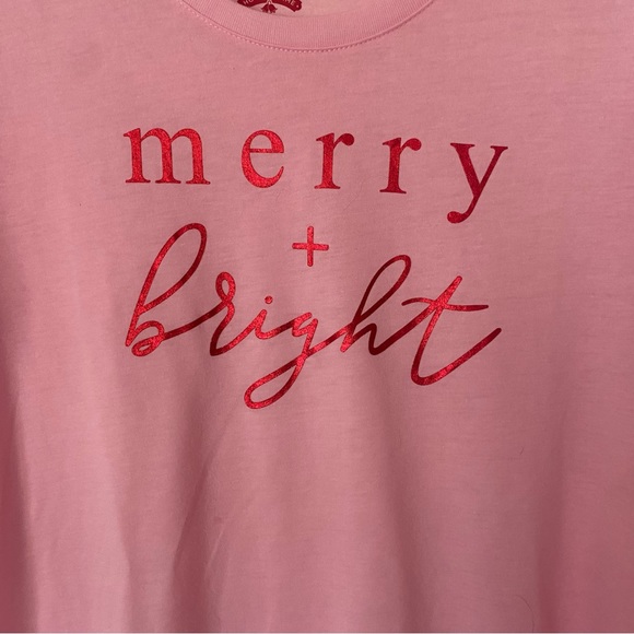 Holiday Time women’s pink shirt sleeve “Merry & Bright” top - Picture 2 of 6